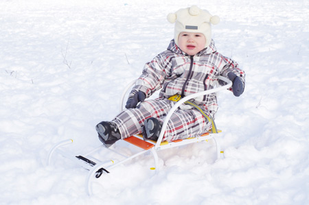 Санки для малыша: деревянные, металлические, снегокаты и ледянки