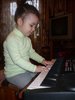 Юная пианистка