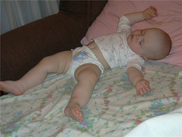 Спящий карапузик