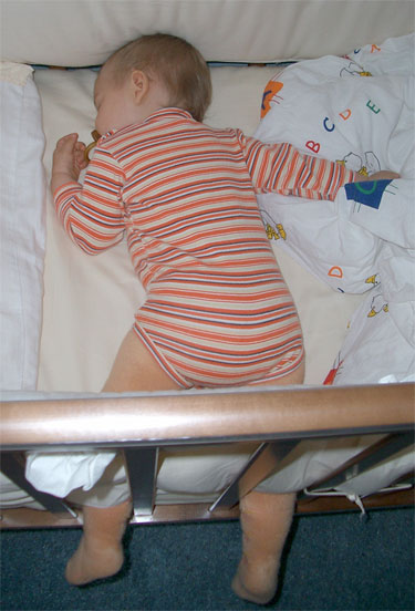 Наконец-то заснула :)