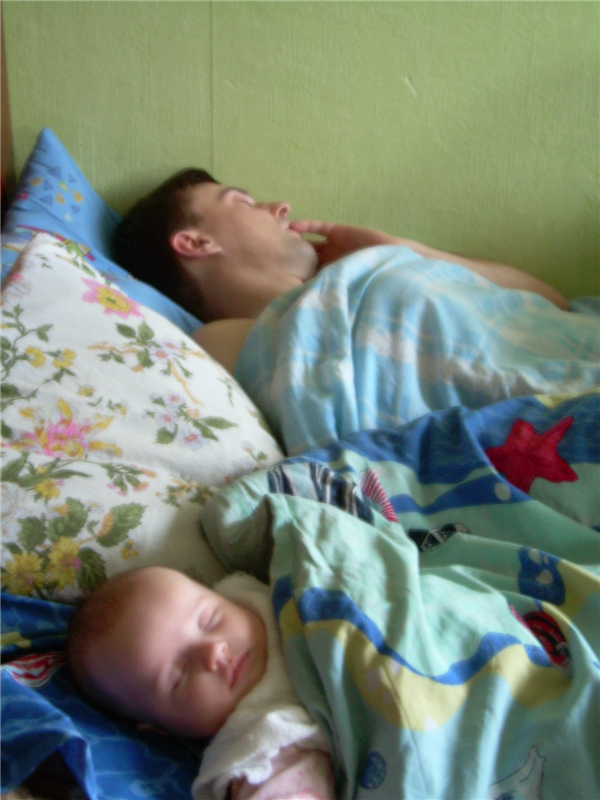 спим вместе с папкой