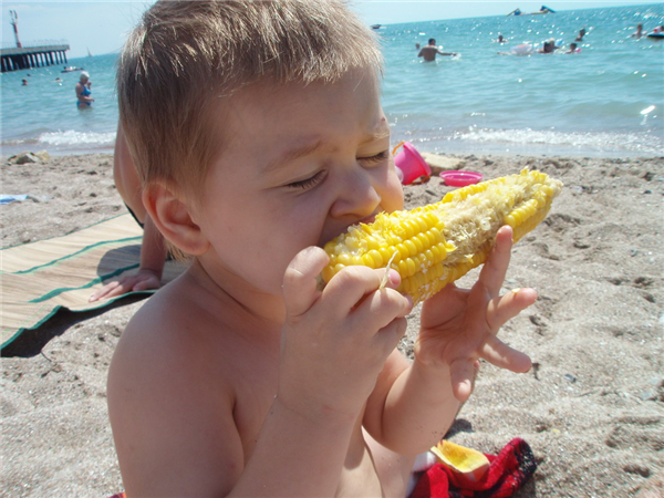 Лето, море, кукуруза