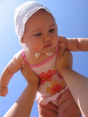 Наше Солнышко на голубом небе!