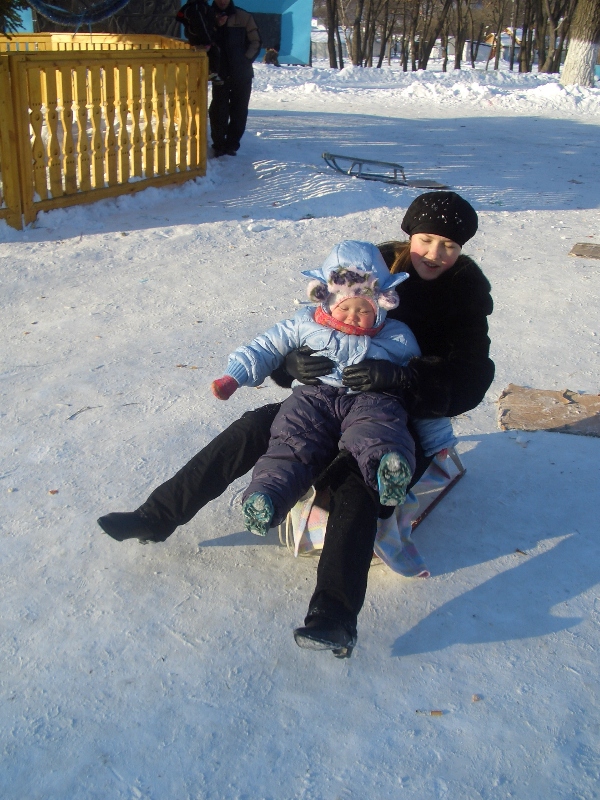 Ну что прокатимся на саночках?