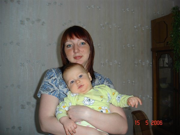 рядом с мамочкой