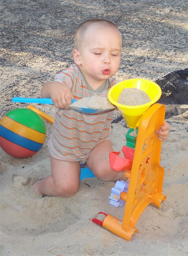 Люблю играть в песочке