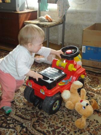 Эх! Разогналась! Тузик и не удержался!