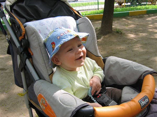 Обояшка в панаме