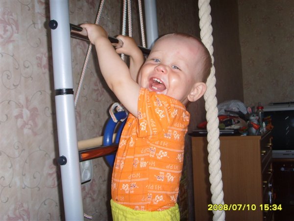 Мы здоровы, веселы,  мы спортивны и бодры                                                           