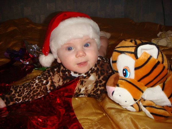 Дед Мороз принес подарки,я их утром посмотрел))