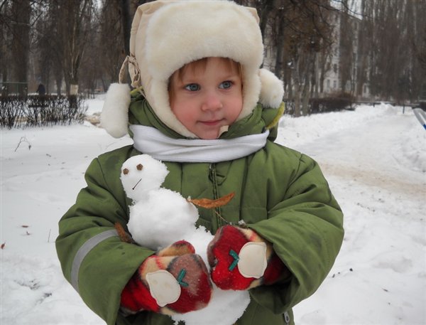 Сегодня новоселье справляет Снеговик.