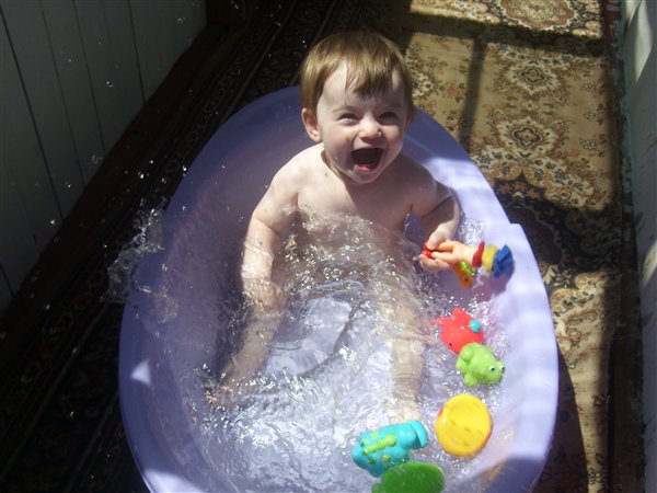 Веселое купание.