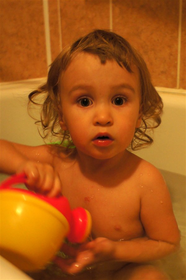 я тут купаюсь вообще-то...